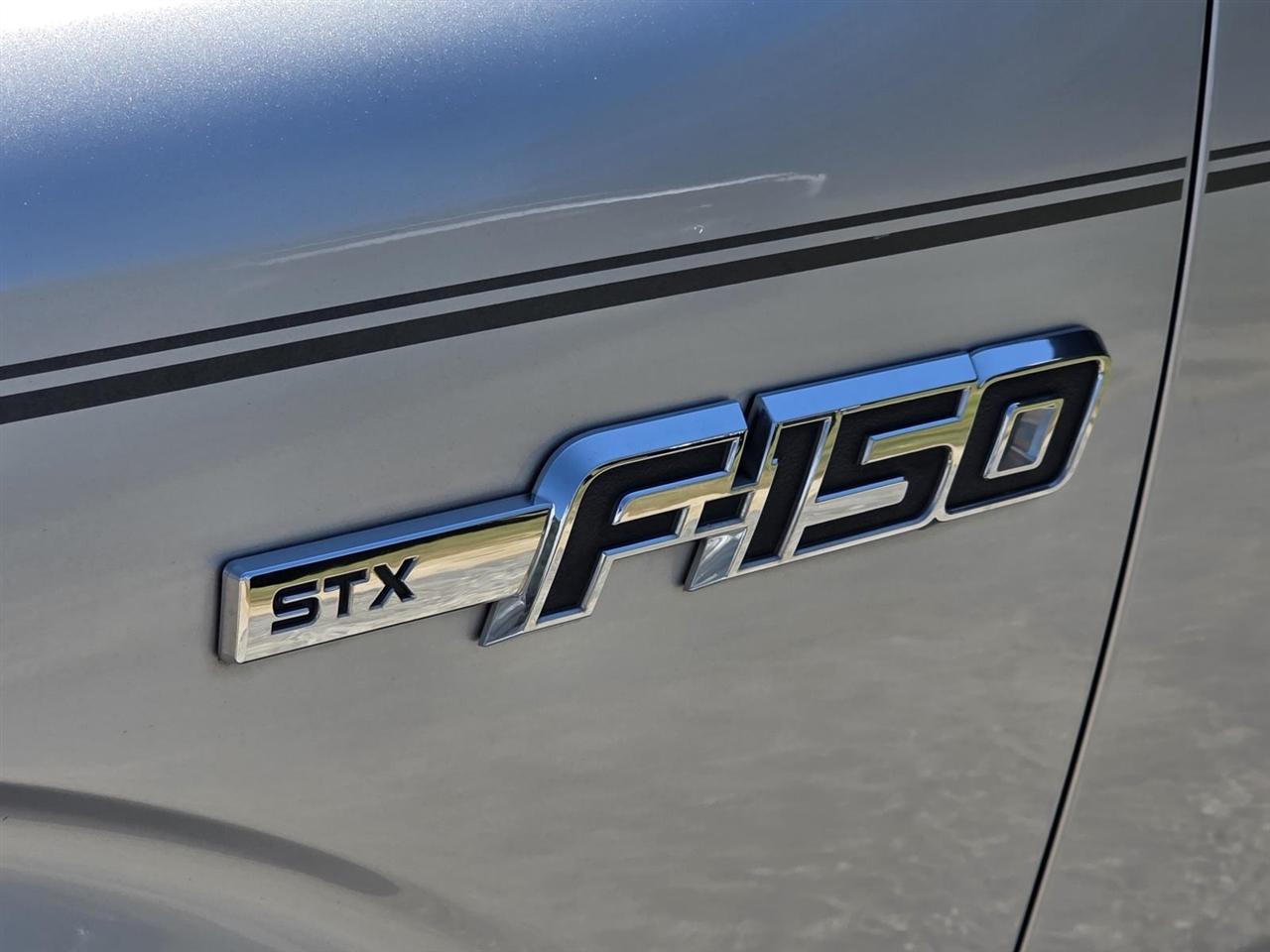 Ford F-150 XL SuperCab 8-ft. Bed 2WD 2013