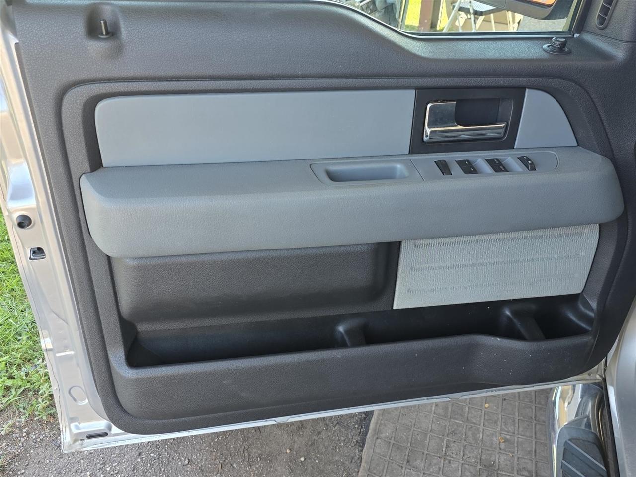 Ford F-150 XL SuperCab 8-ft. Bed 2WD 2013