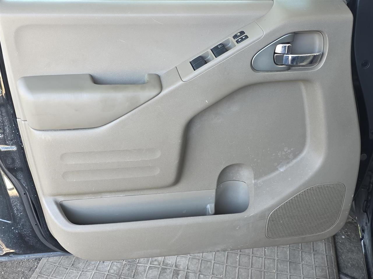 Nissan Frontier SL Crew Cab 5AT 4WD 2016