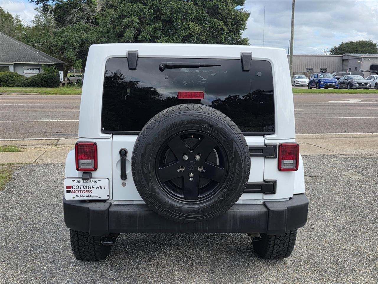 Jeep Wrangler Unlimited Sahara 4WD 2015