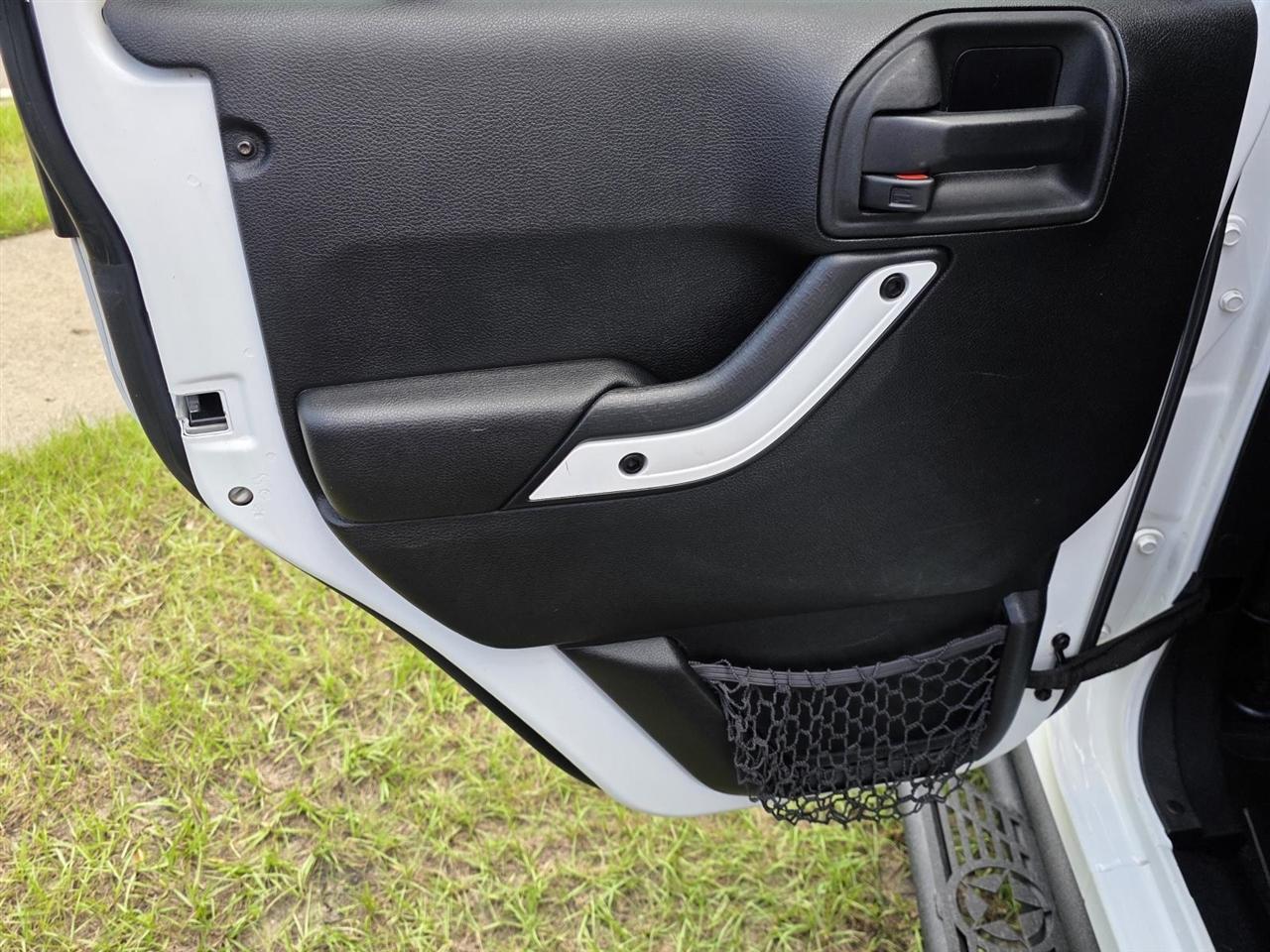 Jeep Wrangler Unlimited Sahara 4WD 2015