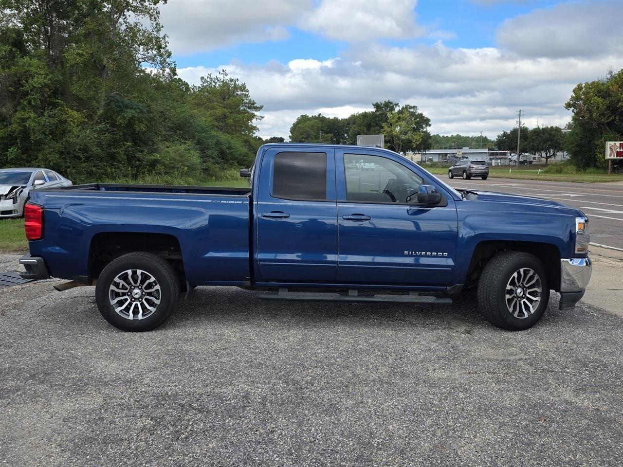 Chevrolet Silverado 1500 LT Double Cab 2WD 2017