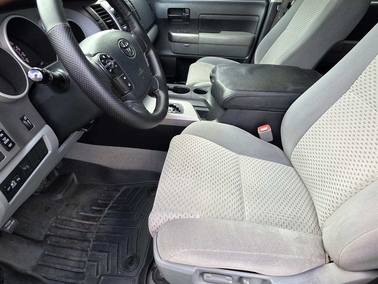 Toyota Tundra Tundra-Grade CrewMax 5.7L 2WD 2011
