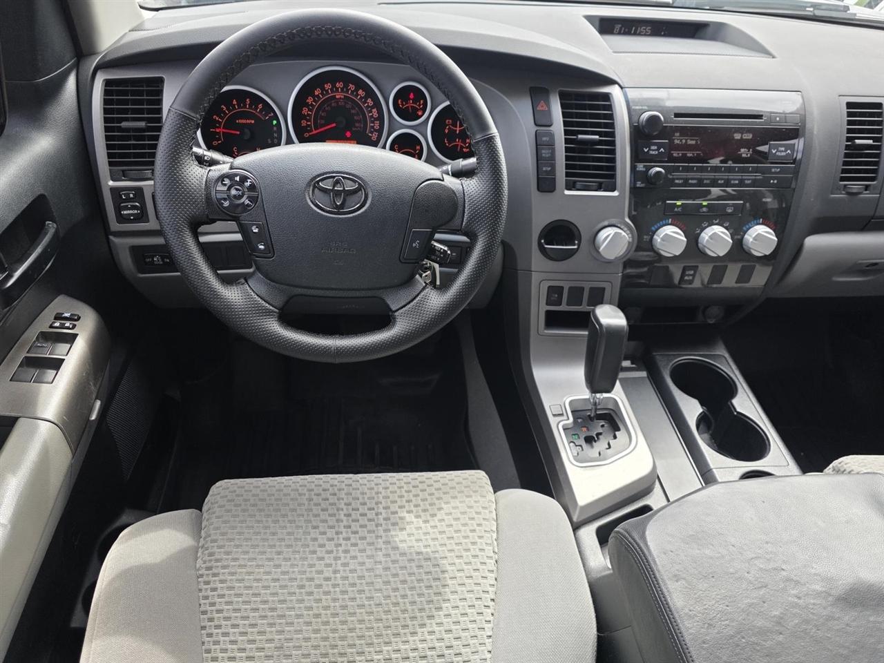 Toyota Tundra Tundra-Grade CrewMax 5.7L 2WD 2011