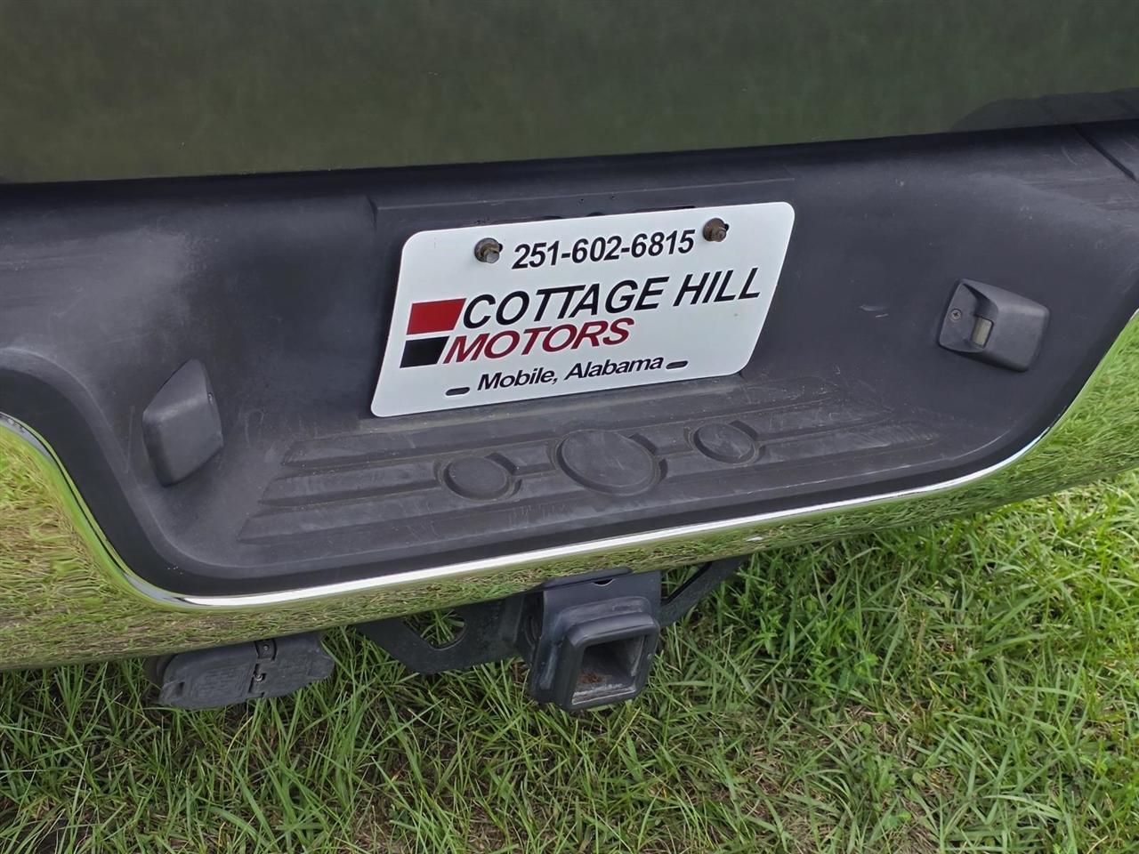 Toyota Tundra Tundra-Grade CrewMax 5.7L 2WD 2011