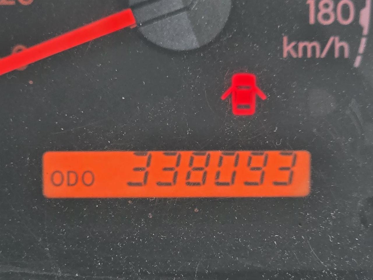 Toyota Tundra Tundra-Grade CrewMax 5.7L 2WD 2011