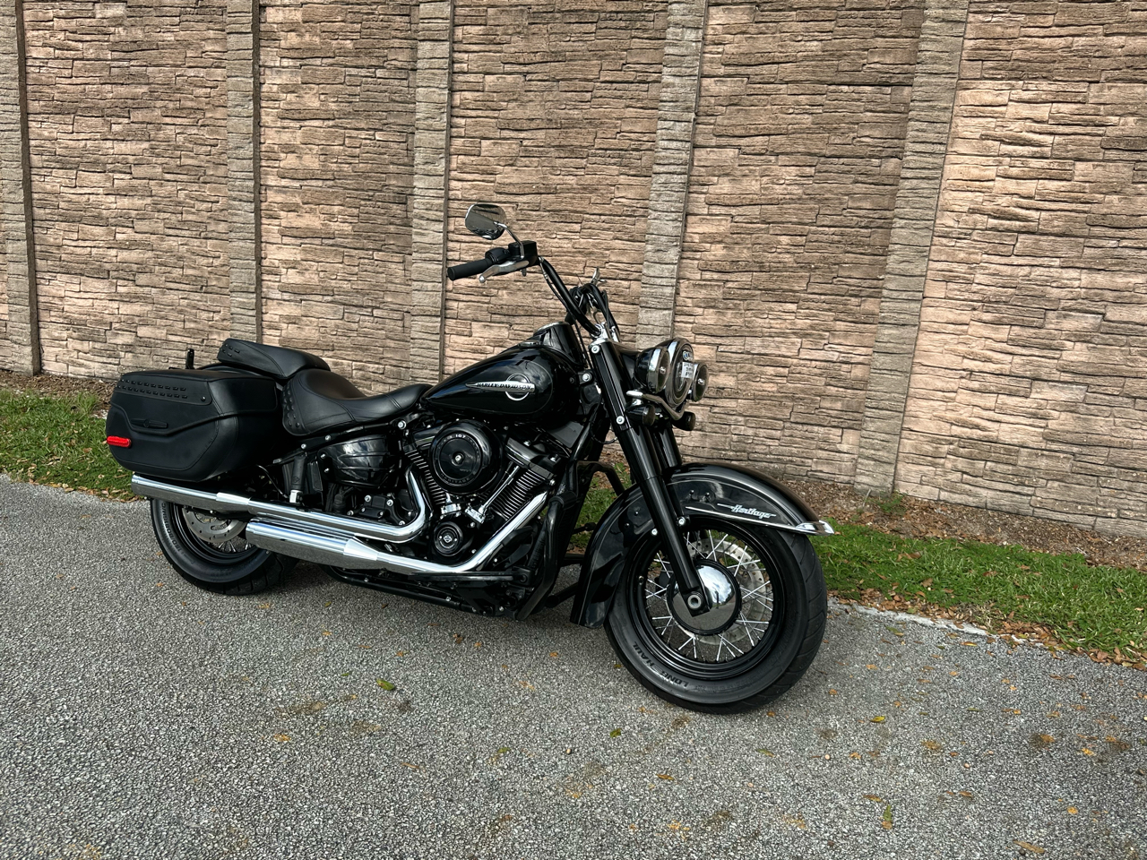 Harley-Davidson FLHC Heritage Classic  2018 Harley-Davidson FLHC Heritage Classic  2018