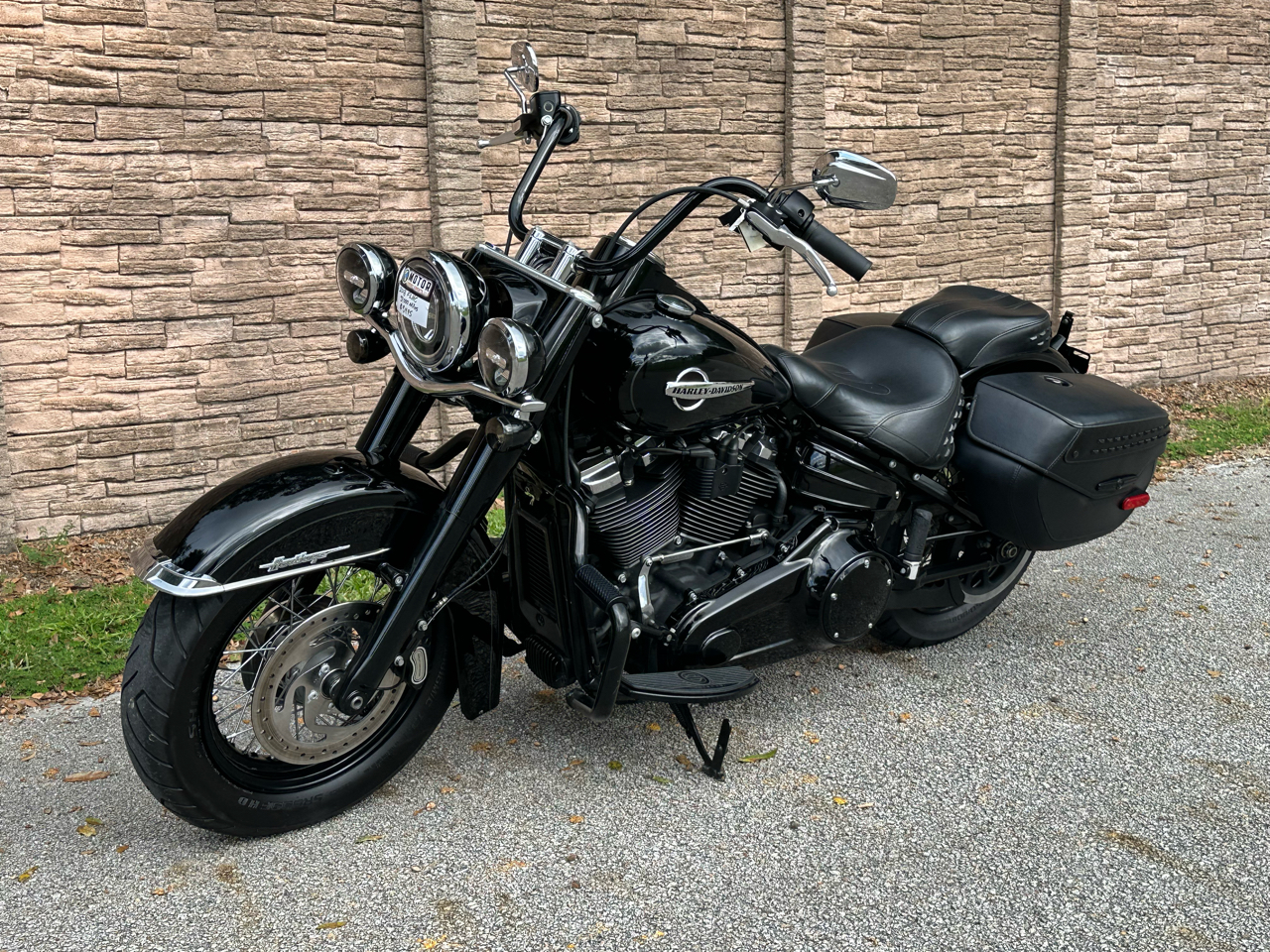 Harley-Davidson FLHC Heritage Classic  2018 Harley-Davidson FLHC Heritage Classic  2018