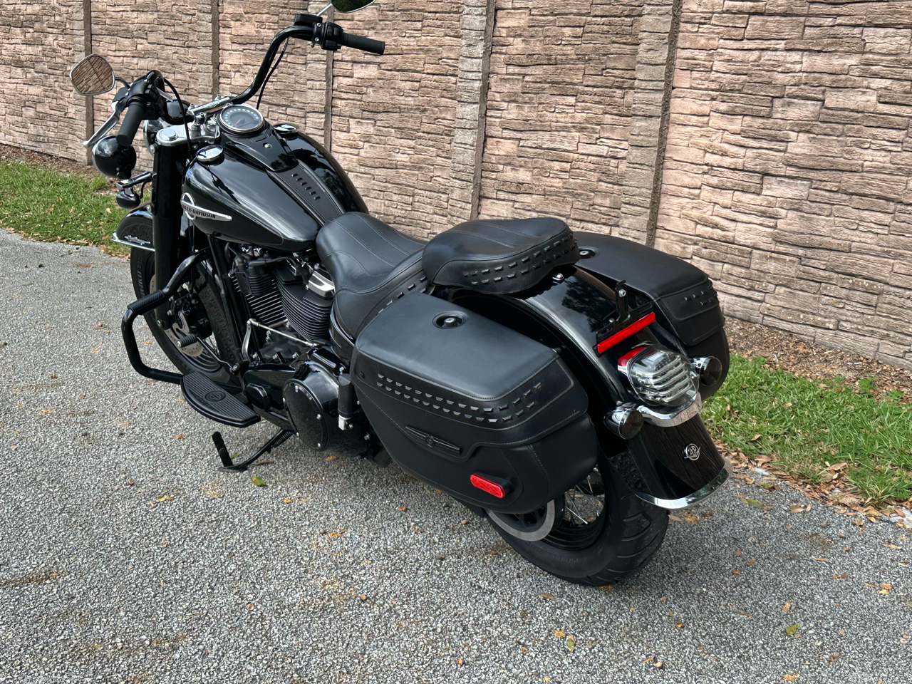 Harley-Davidson FLHC Heritage Classic  2018 Harley-Davidson FLHC Heritage Classic  2018