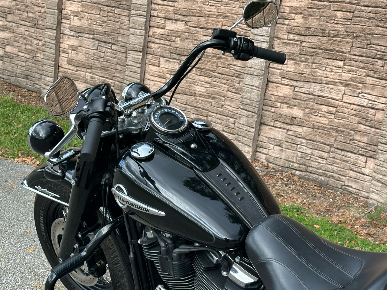 Harley-Davidson FLHC Heritage Classic  2018 Harley-Davidson FLHC Heritage Classic  2018