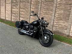 2018 Harley-Davidson FLHC Heritage Classic 