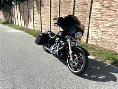 2021 Harley-Davidson FLHX 