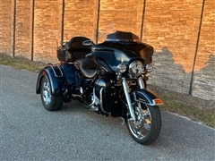 2013 Harley-Davidson FLHTCUTG 