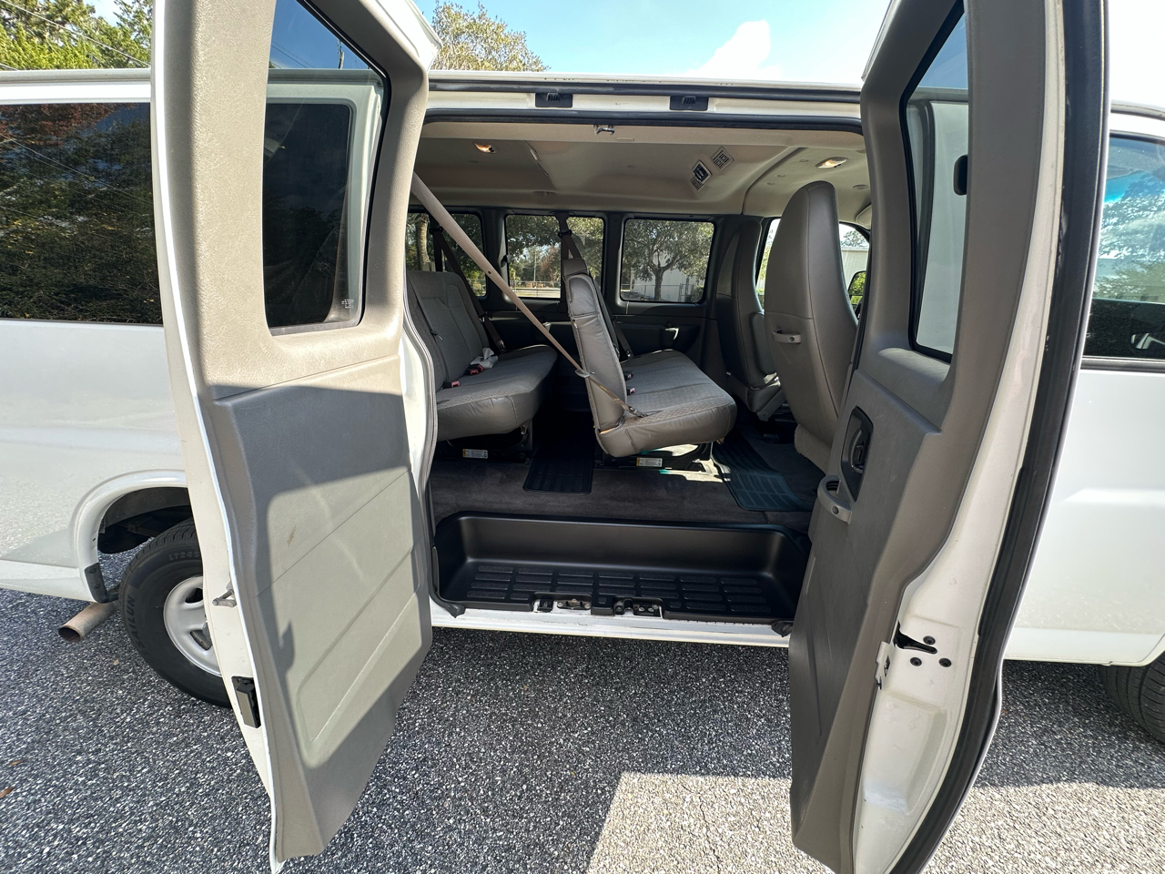 Chevrolet Express 2500 LT 2013