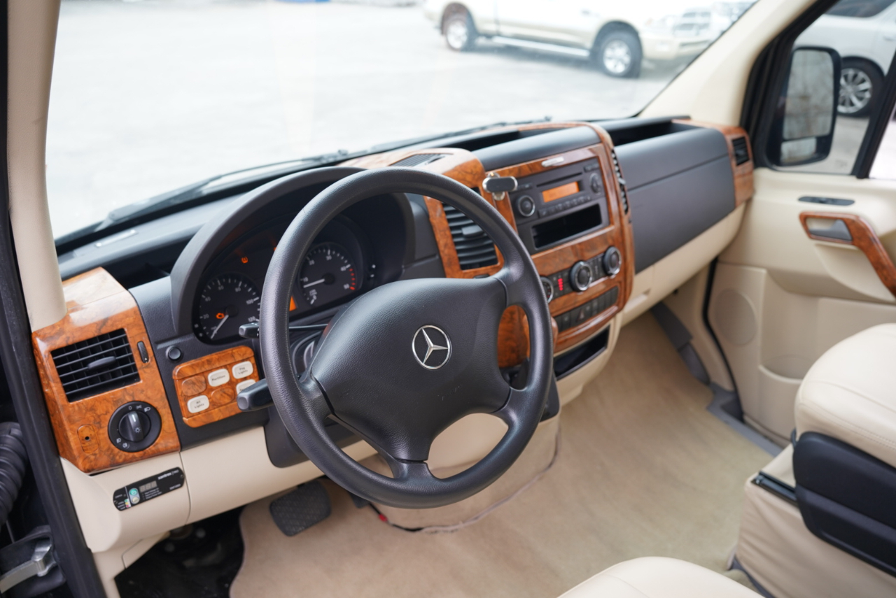 Mercedes-Benz Sprinter  2013