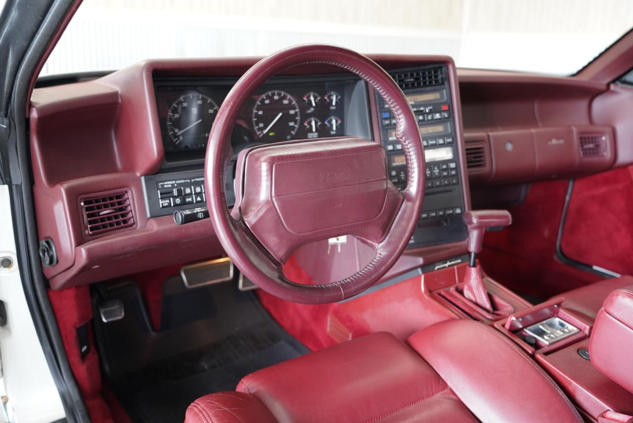 Cadillac Allante' photo 11
