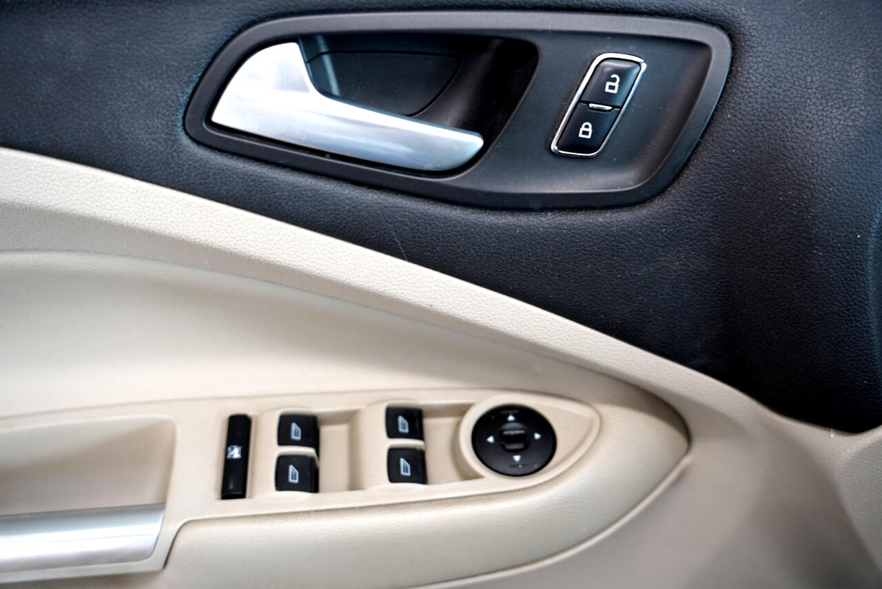 2015 Ford Escape SE photo 23