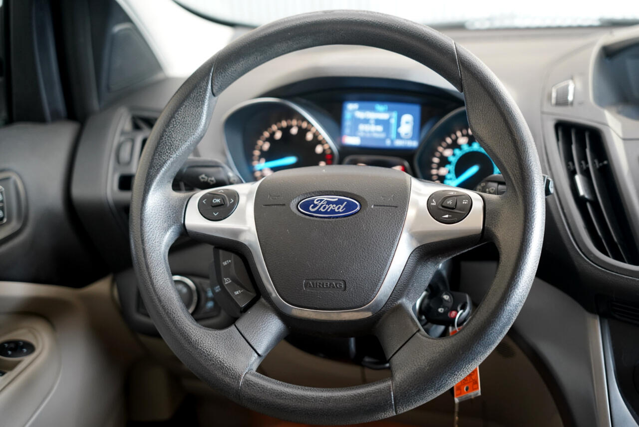 2015 Ford Escape SE photo 16