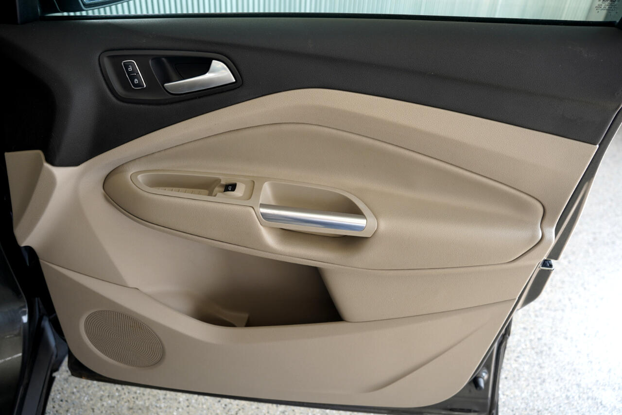 2015 Ford Escape SE photo 28