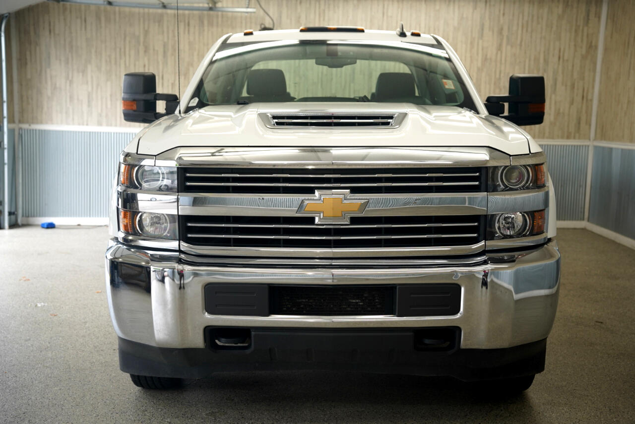 2018 Chevrolet Silverado 3500HD photo 3