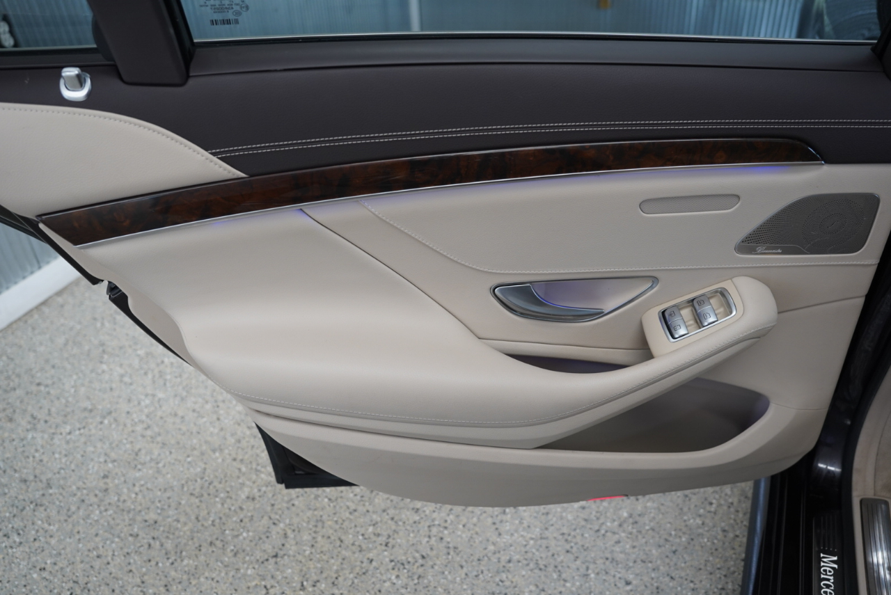 Mercedes-Benz S-Class 4dr Sdn S 550 4MATIC 2015 Mercedes-Benz S-Class 4dr Sdn S 550 4MATIC 2015