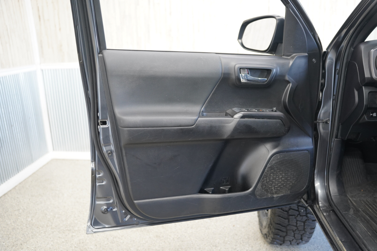 Toyota Tacoma 4WD SR Double Cab 5' Bed V6 AT (Natl) 2021 Toyota Tacoma 4WD SR Double Cab 5' Bed V6 AT (Natl) 2021