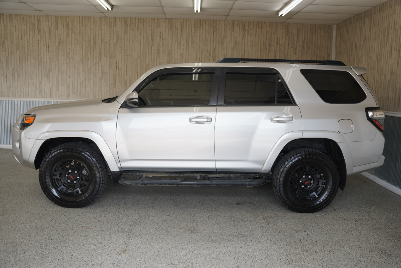 2021 Toyota 4Runner SR5 Premium 4WD photo 4