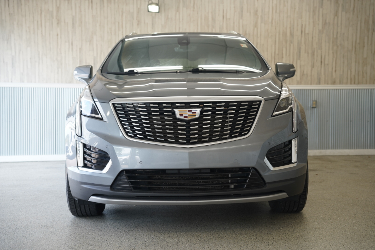 2021 Cadillac XT5 Premium Luxury photo 2