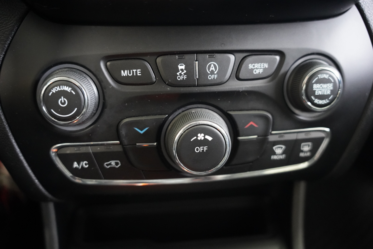 Jeep Cherokee Latitude Plus 4x4 2019 Jeep Cherokee Latitude Plus 4x4 2019