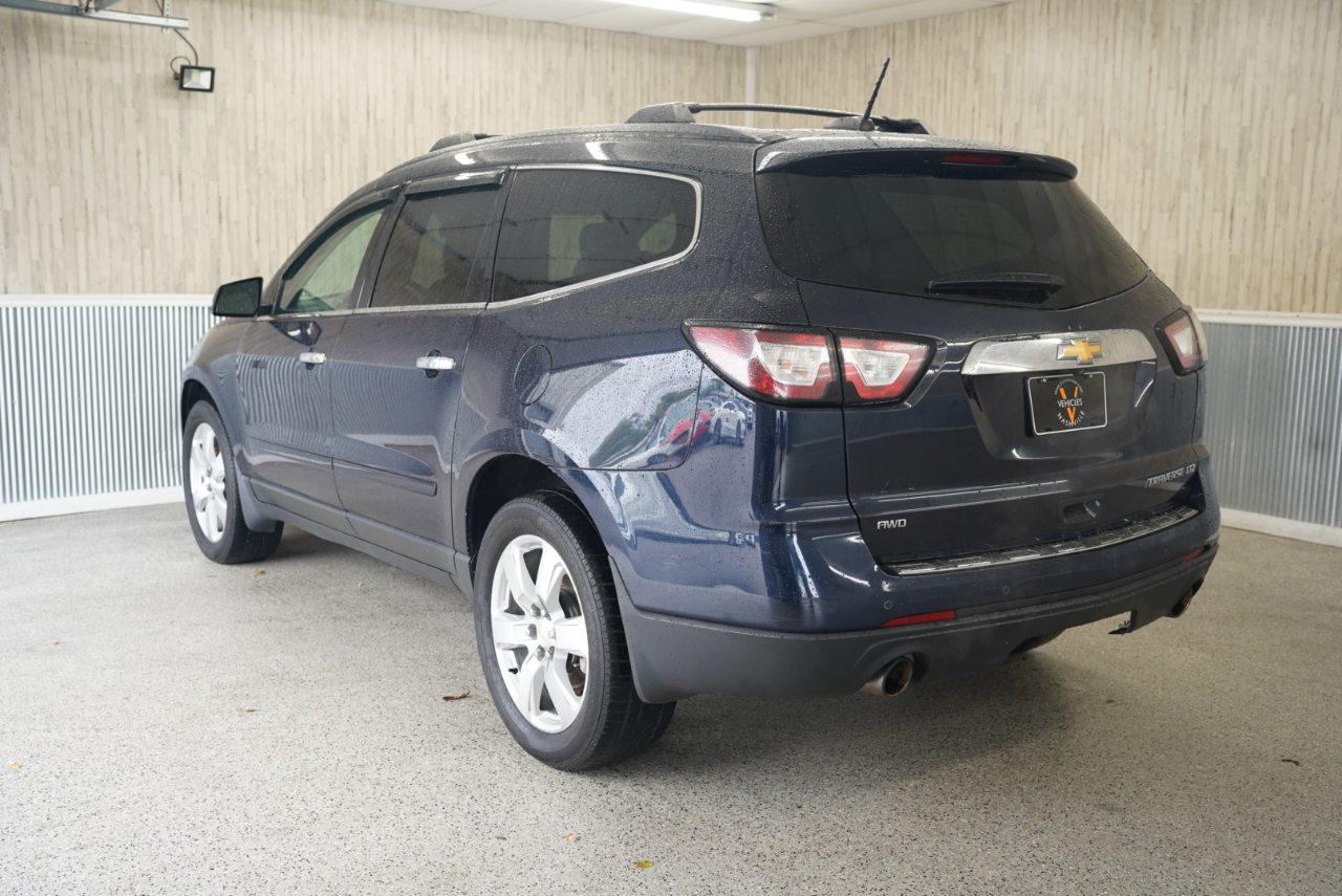 2016 Chevrolet Traverse LTZ photo 4
