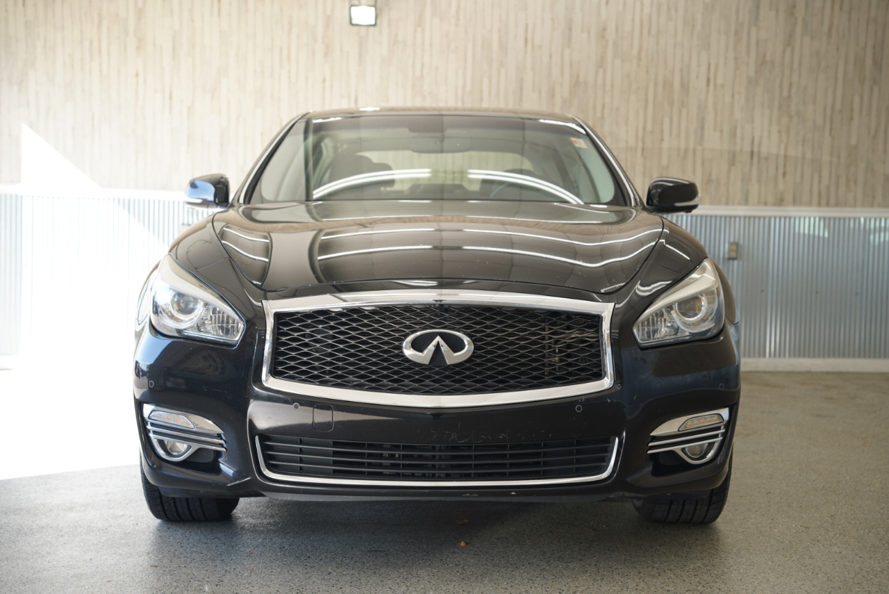 2015 Infiniti Q70L AWD photo 3