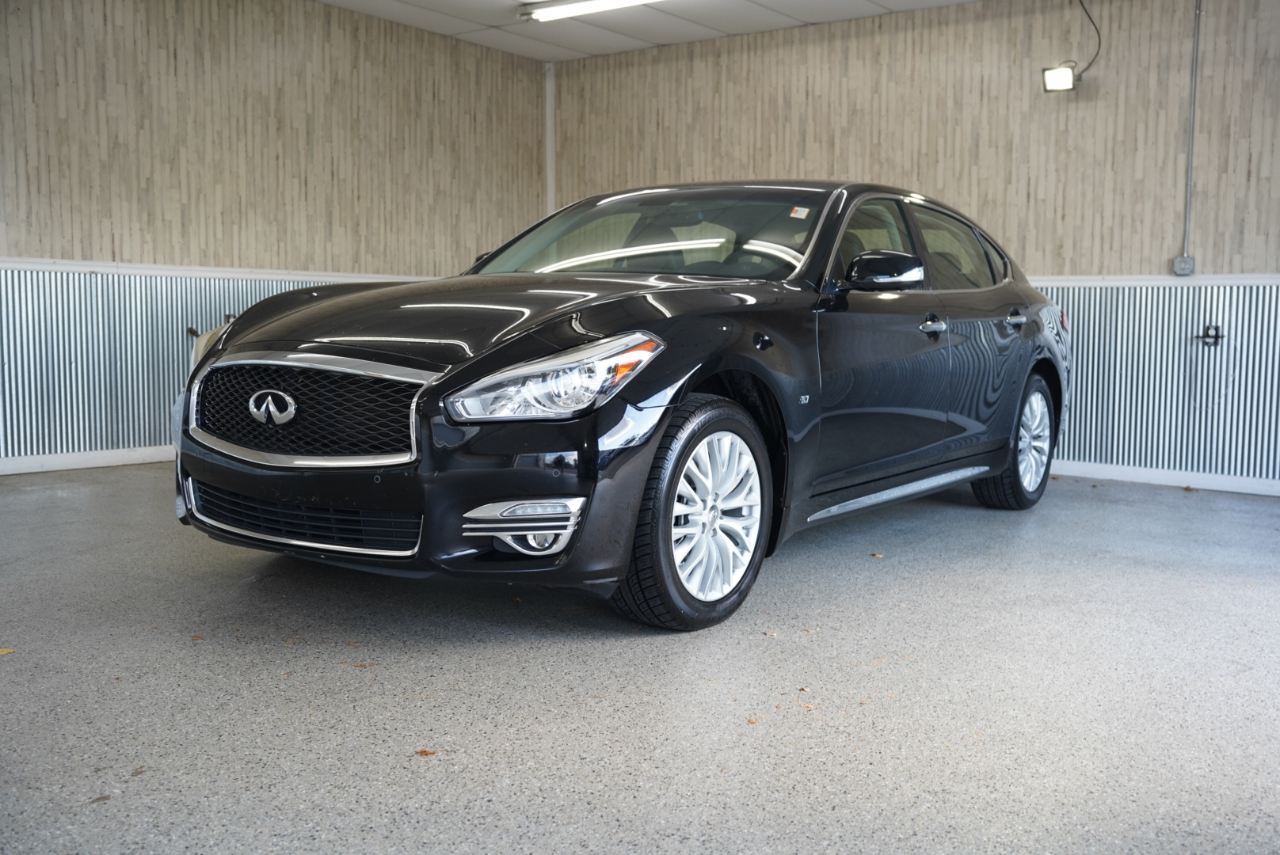 2015 Infiniti Q70L AWD photo 4