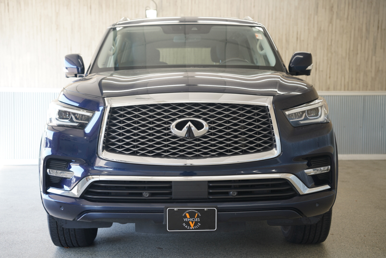 2019 Infiniti QX80 Luxe photo 3