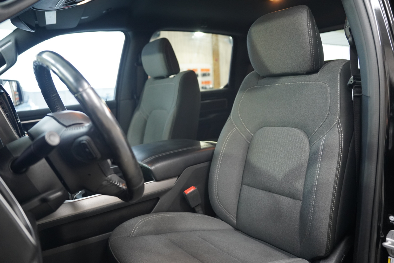 RAM 1500 Big Horn 4x4 Crew Cab 5'7" Box 2021