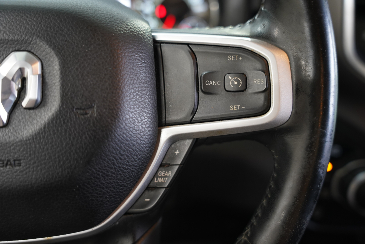 RAM 1500 Big Horn 4x4 Crew Cab 5'7" Box 2021