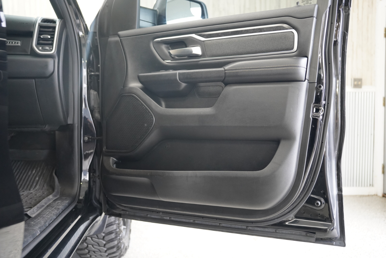 RAM 1500 Big Horn 4x4 Crew Cab 5'7" Box 2021