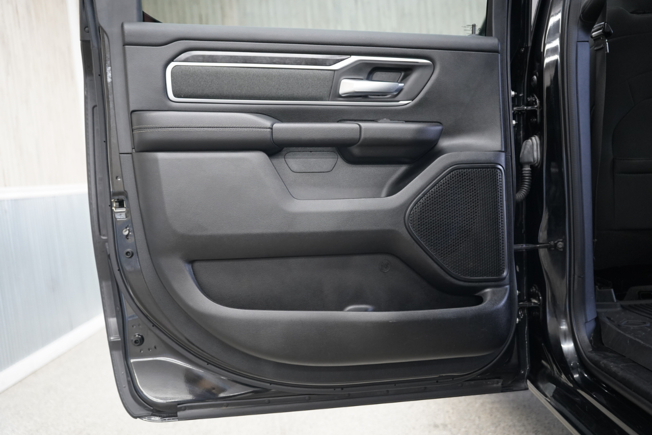 RAM 1500 Big Horn 4x4 Crew Cab 5'7" Box 2021