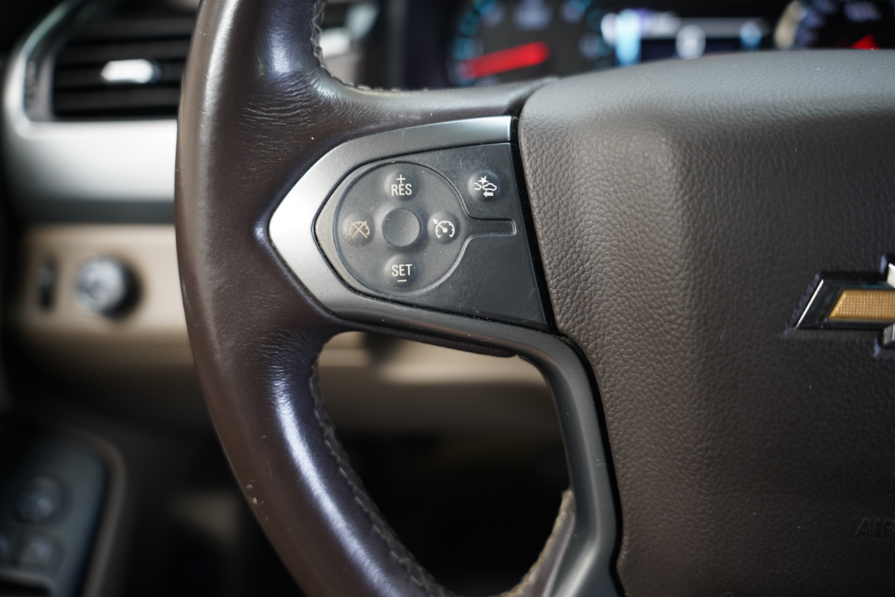 Chevrolet Suburban 2WD 4dr LT 2015 Chevrolet Suburban 2WD 4dr LT 2015