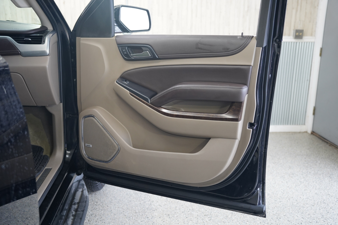 Chevrolet Suburban 2WD 4dr LT 2015 Chevrolet Suburban 2WD 4dr LT 2015