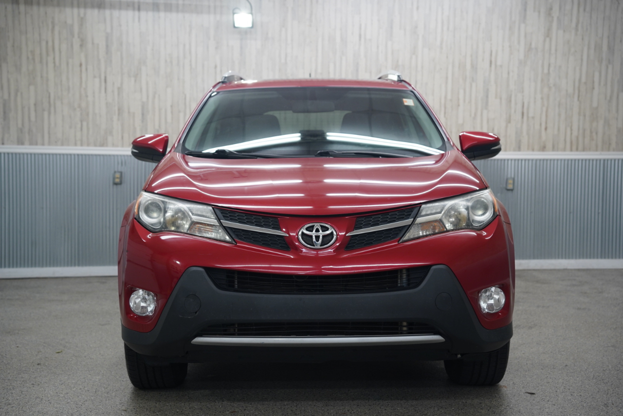 2015 Toyota RAV4 XLE photo 3