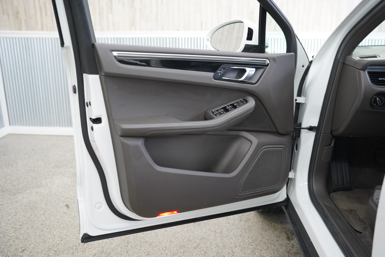 Porsche Macan AWD 2017 Porsche Macan AWD 2017