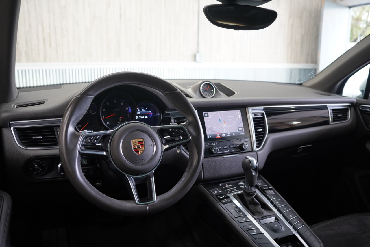 Porsche Macan AWD 2017 Porsche Macan AWD 2017