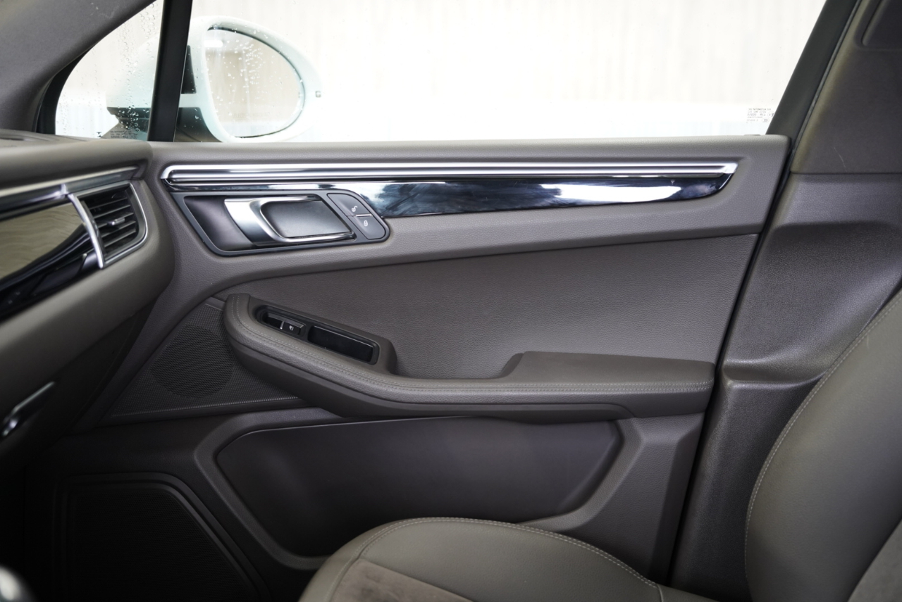 Porsche Macan AWD 2017 Porsche Macan AWD 2017