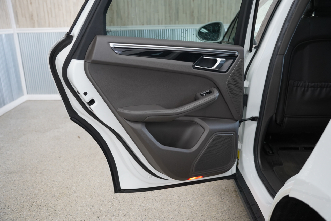 Porsche Macan AWD 2017 Porsche Macan AWD 2017