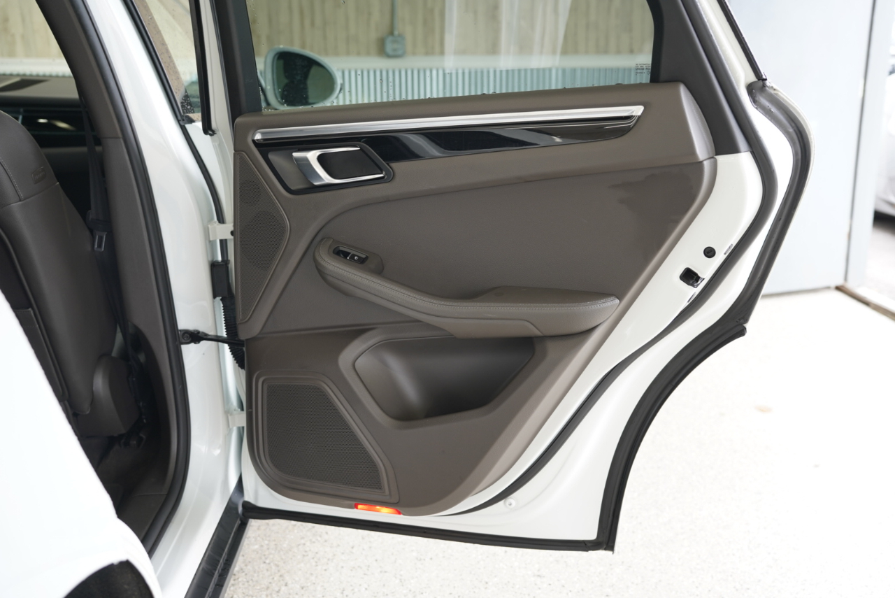 Porsche Macan AWD 2017 Porsche Macan AWD 2017