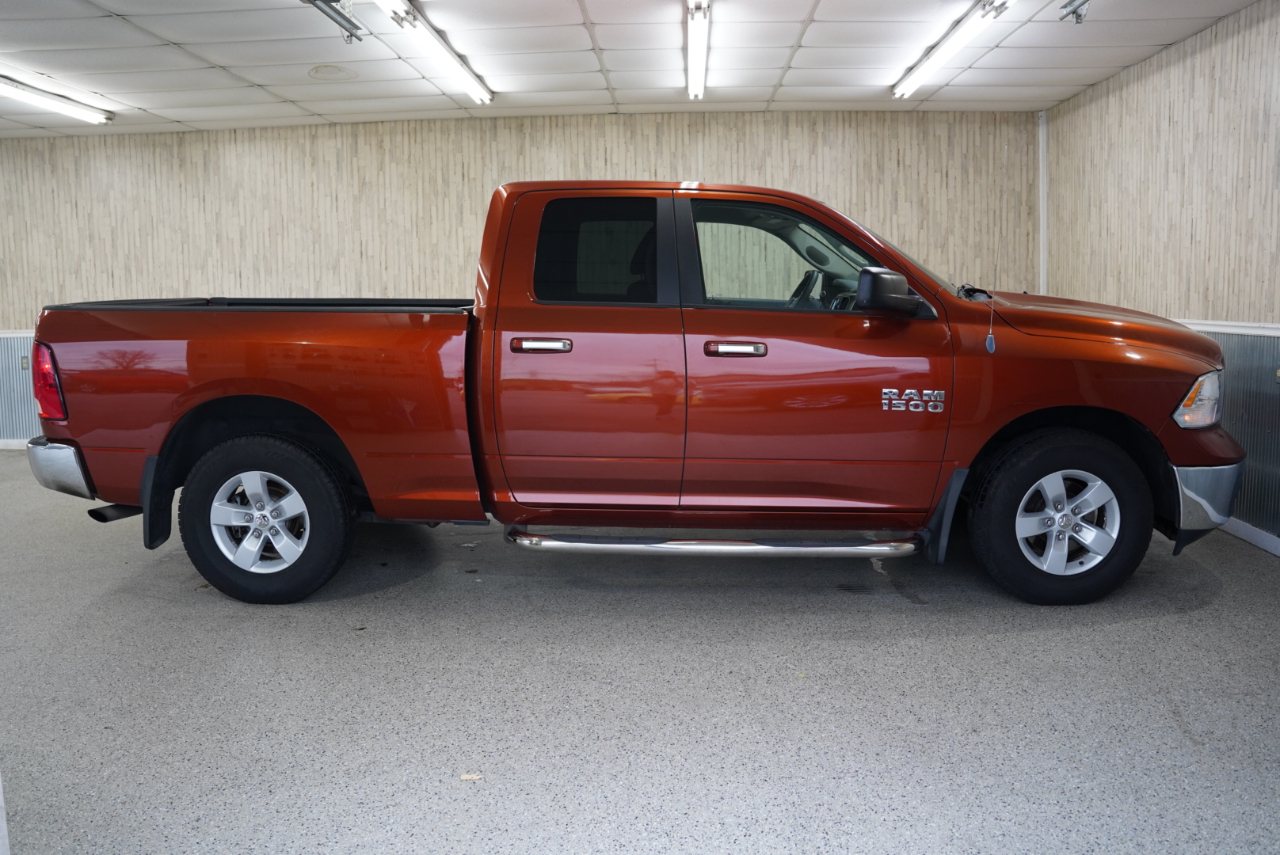 2013 Ram 1500 SLT photo 3