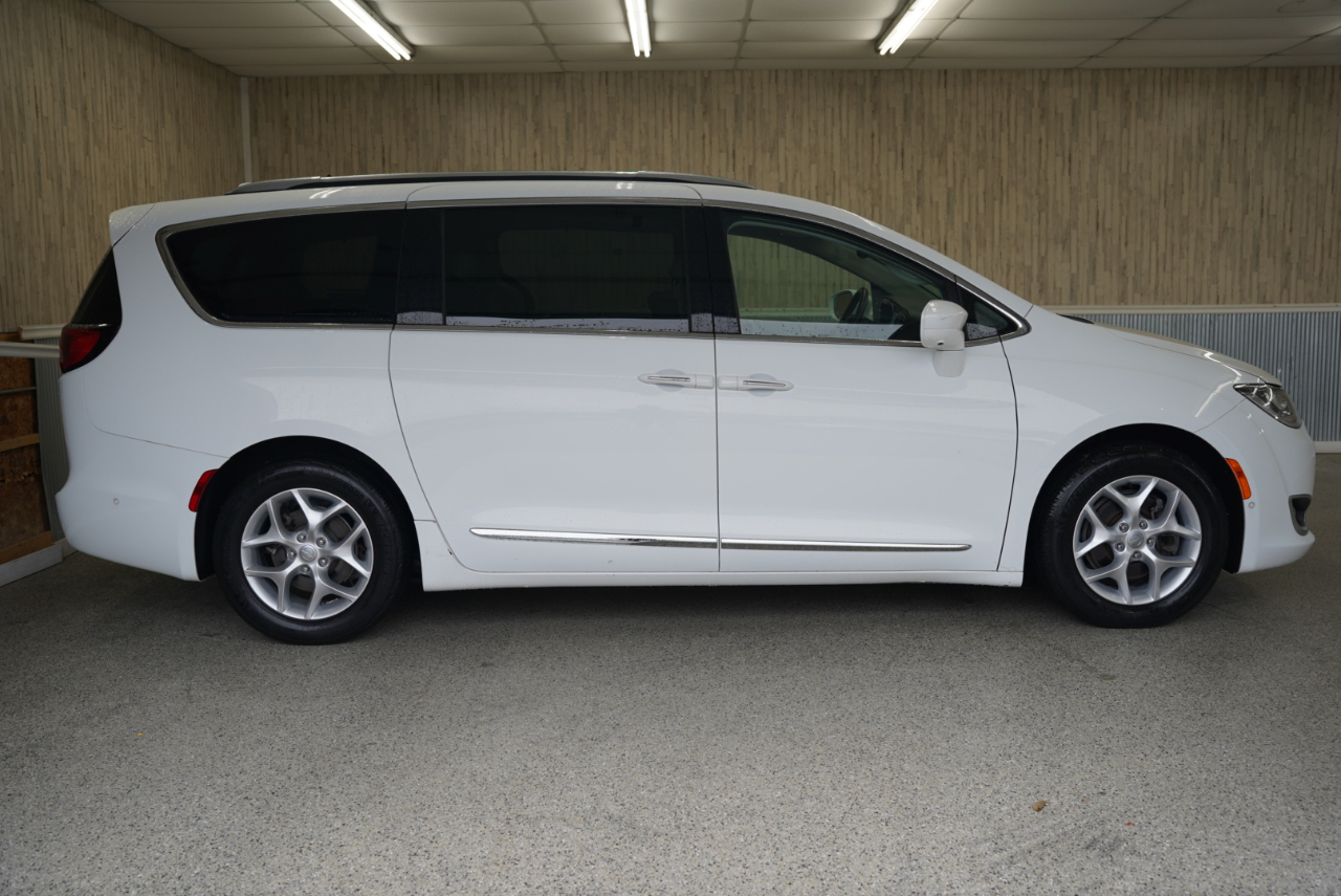 Chrysler Pacifica Touring L Plus FWD 2018 Chrysler Pacifica Touring L Plus FWD 2018