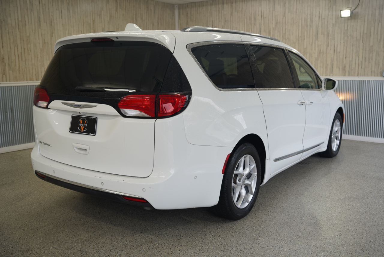 Chrysler Pacifica Touring L Plus FWD 2018 Chrysler Pacifica Touring L Plus FWD 2018