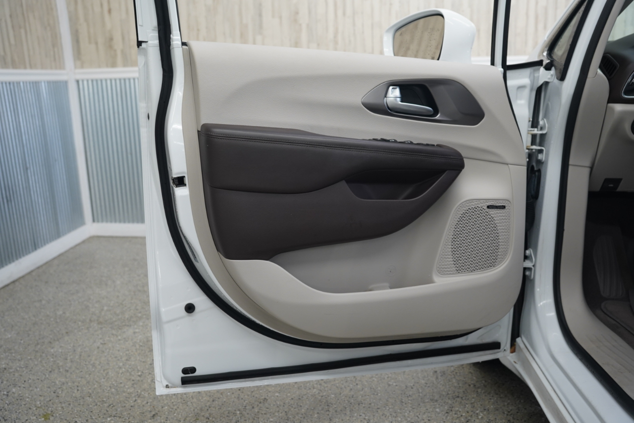 Chrysler Pacifica Touring L Plus FWD 2018 Chrysler Pacifica Touring L Plus FWD 2018