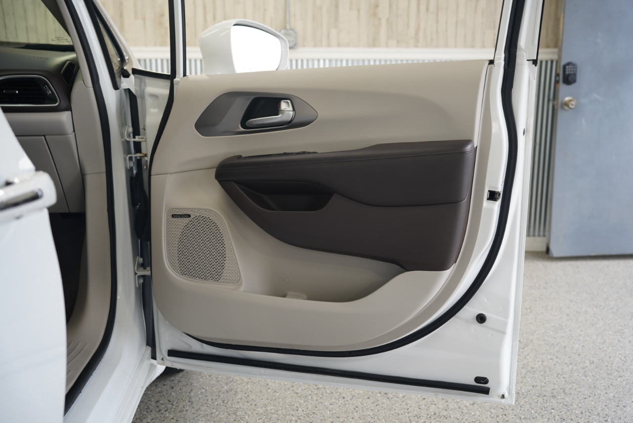 Chrysler Pacifica Touring L Plus FWD 2018 Chrysler Pacifica Touring L Plus FWD 2018